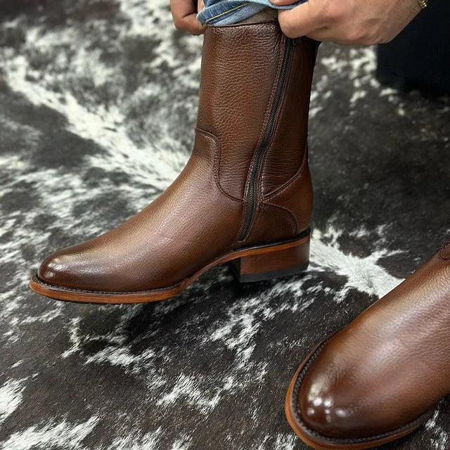 Kit Bota Maverick Masculino com 3 Brindes – Cinto, Chapéu e Carteira